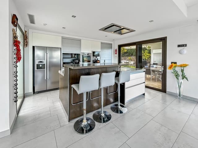 5 sypialnia Willa na sprzedaż w Centro ciudad, Javea / Xàbia z basenem - 2 350 000 € (Ref: 9448926)