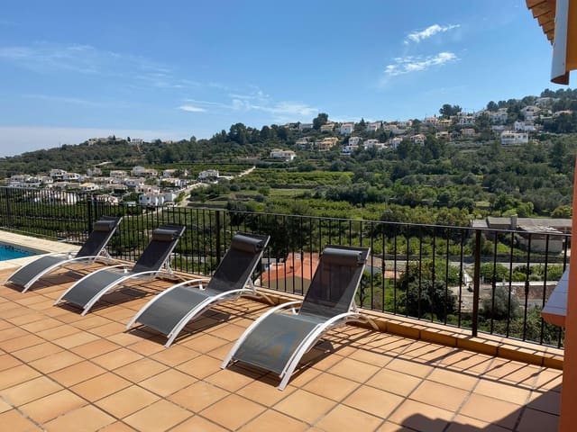 Chalet de 5 habitaciones en Orba en venta con piscina - 499.000 € (Ref: 9535795)