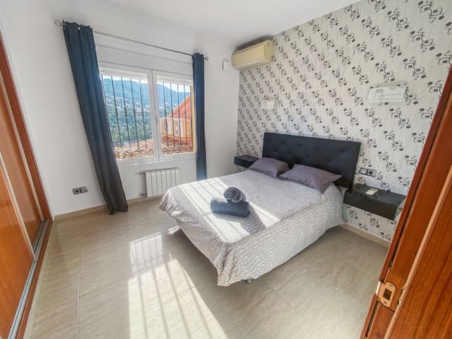 5 sovrum Villa till salu i Orba med pool - 499 000 € (Ref: 9535795)