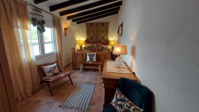 3 soveværelse Villa til salg i Orba med swimmingpool - € 399.000 (Ref: 9551229)