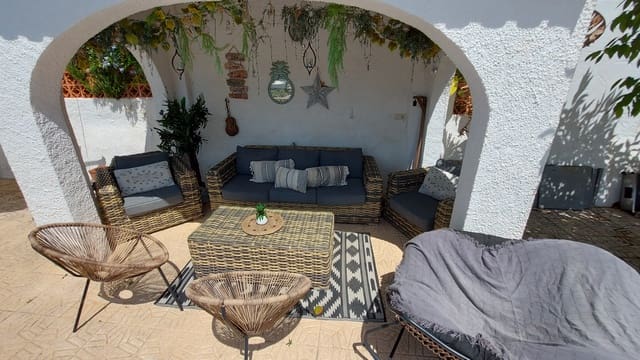 3 soveværelse Villa til salg i Orba med swimmingpool - € 399.000 (Ref: 9551229)