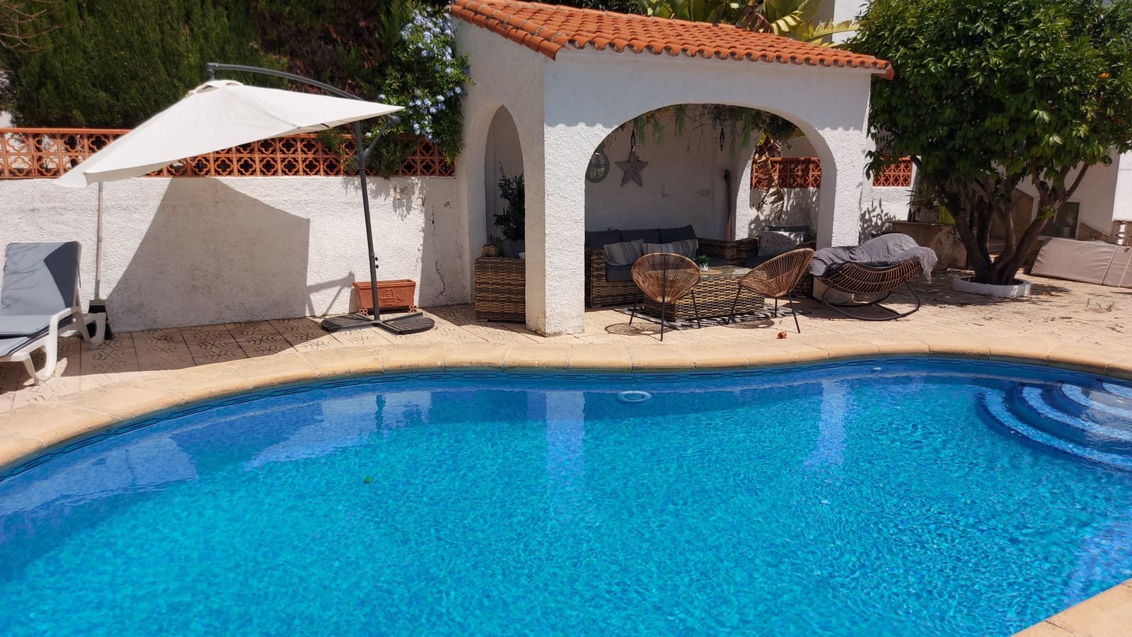 3 soveværelse Villa til salg i Orba med swimmingpool - € 399.000 (Ref: 9551229)