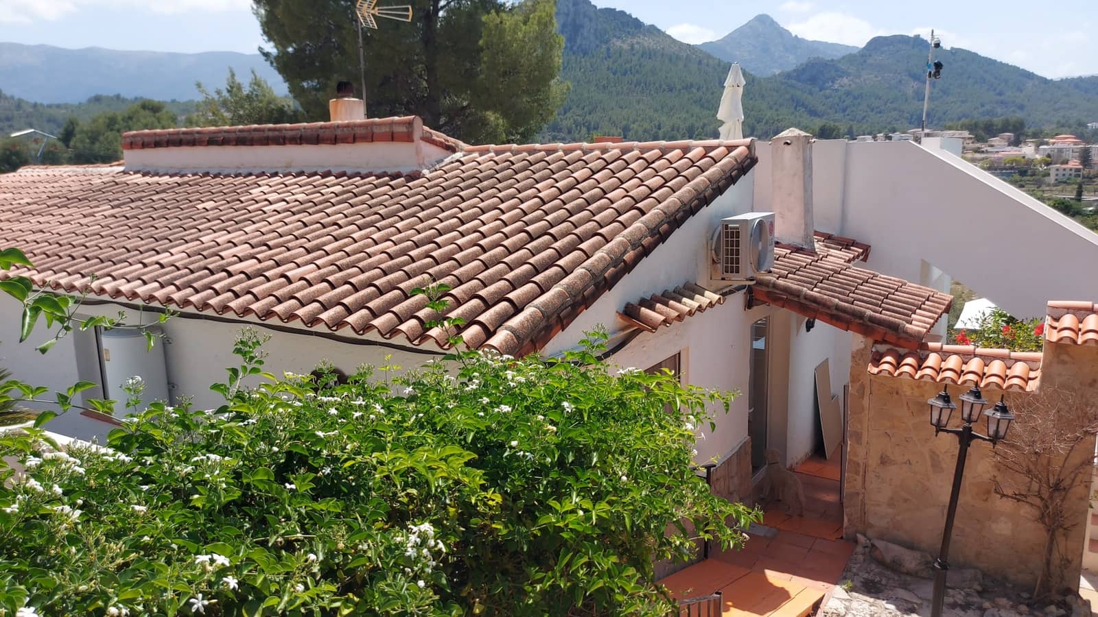 3 soveværelse Villa til salg i Orba med swimmingpool - € 399.000 (Ref: 9551229)