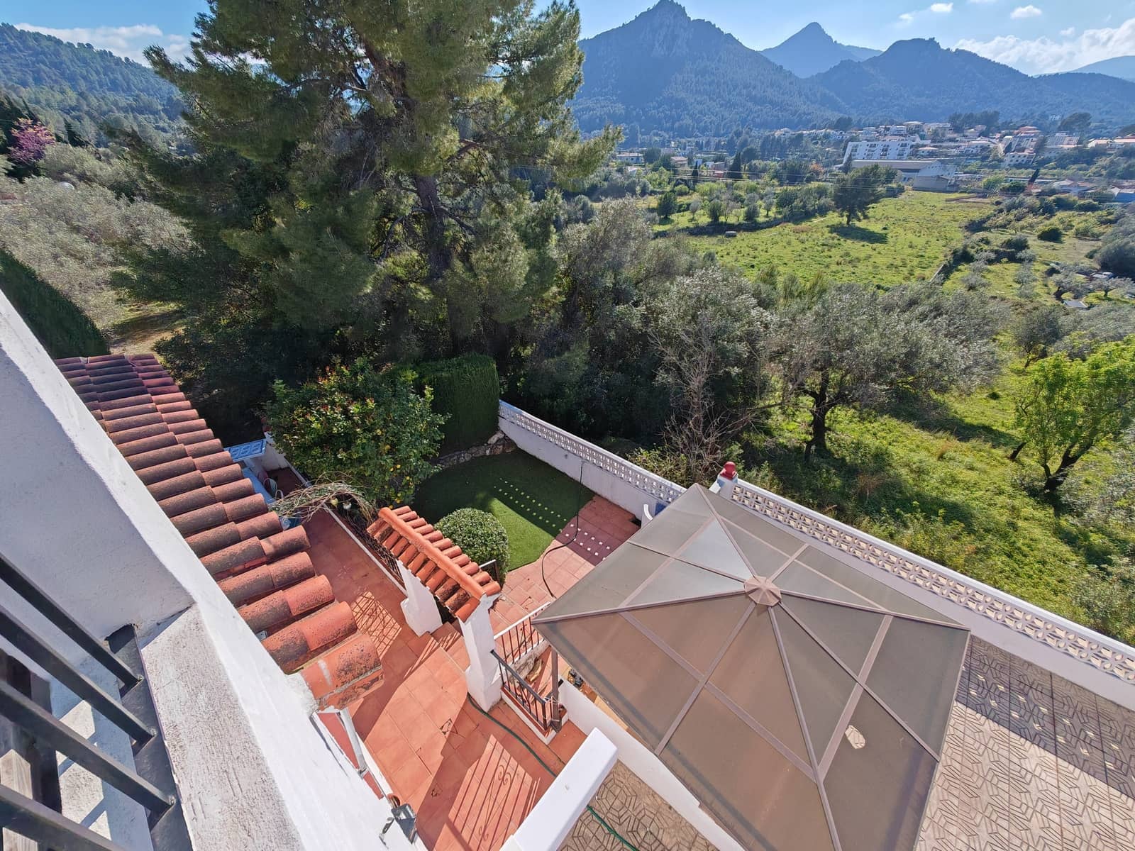 3 bedroom Villa for sale in Orba with pool - € 349,000 (Ref: 9551229)