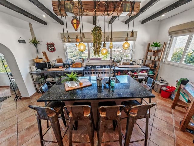 3 camera da letto Villa in vendita in Orba con piscina - 349.000 € (Rif: 9551229)