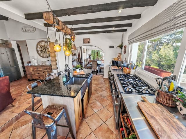 3 camera da letto Villa in vendita in Orba con piscina - 349.000 € (Rif: 9551229)