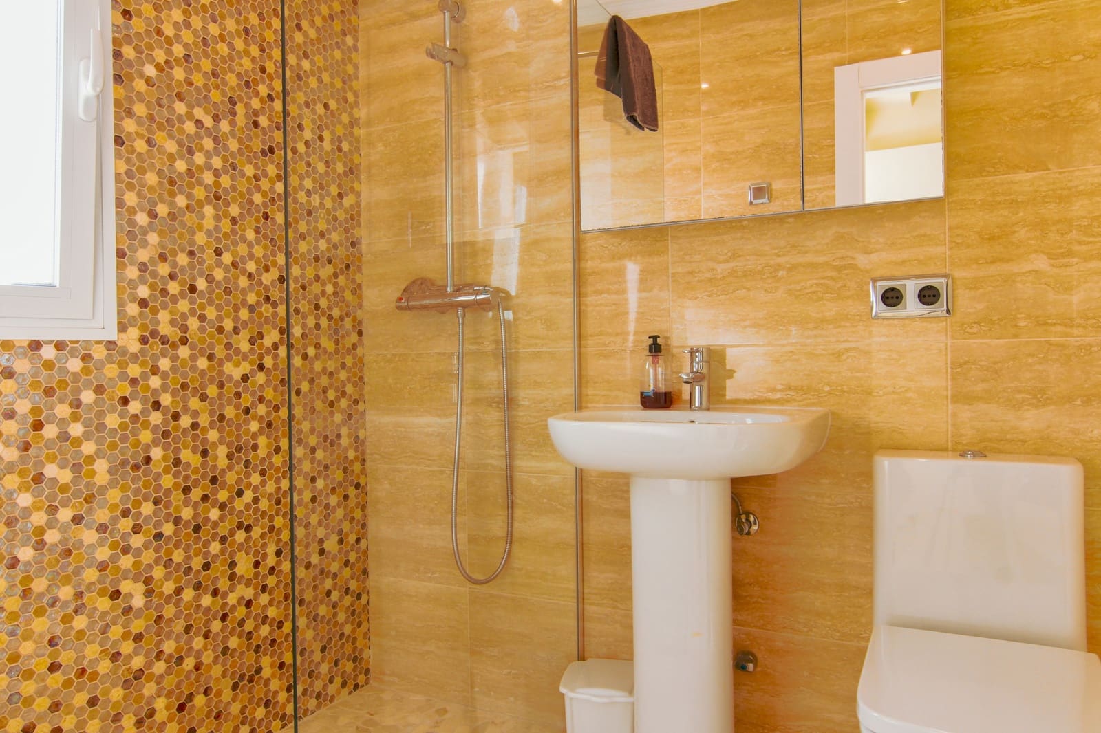 2 soveværelse Semi-Rækkehus til salg i Moraira med swimmingpool - € 298.000 (Ref: 9551230)