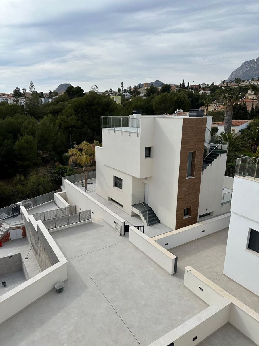 Chalet de 3 habitaciones en La Nucia en venta con piscina - 600.000 € (Ref: 9561641)