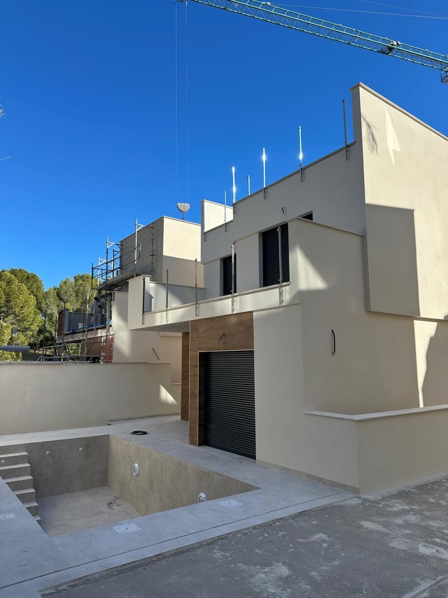 Chalet de 3 habitaciones en La Nucia en venta con piscina - 600.000 € (Ref: 9561641)