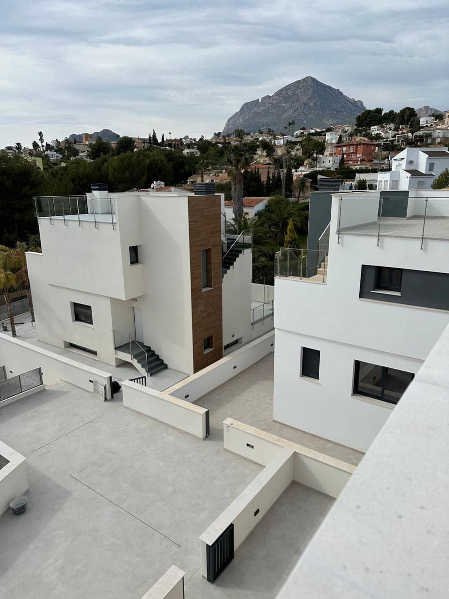 Chalet de 3 habitaciones en La Nucia en venta con piscina - 600.000 € (Ref: 9561641)