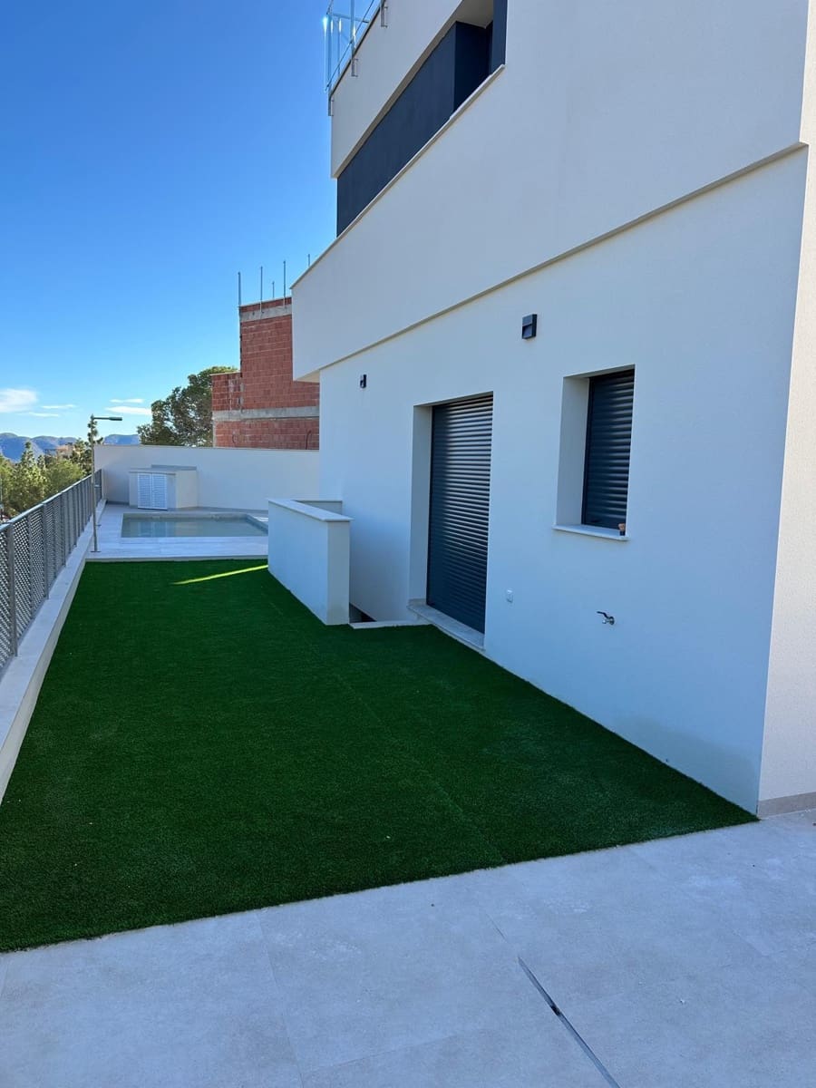 Chalet de 3 habitaciones en La Nucia en venta con piscina - 600.000 € (Ref: 9561641)