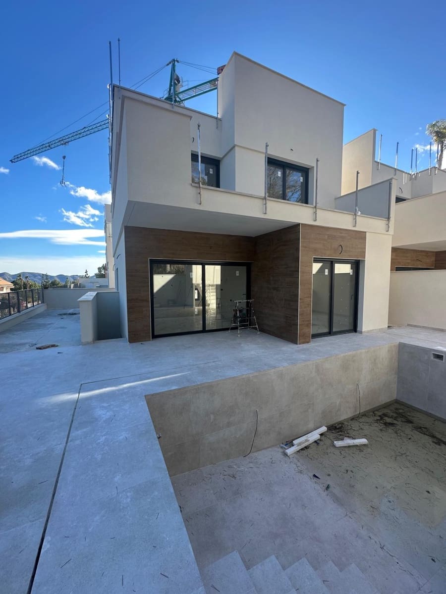 Chalet de 3 habitaciones en La Nucia en venta con piscina - 600.000 € (Ref: 9561641)