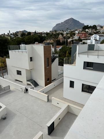 Chalet de 3 habitaciones en La Nucia Pueblo  , La Nucia en venta con piscina - 600.000 € (Ref: 9561641)