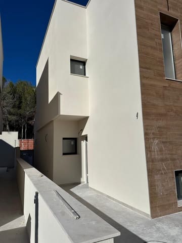 Chalet de 3 habitaciones en La Nucia Pueblo  , La Nucia en venta con piscina - 600.000 € (Ref: 9561641)