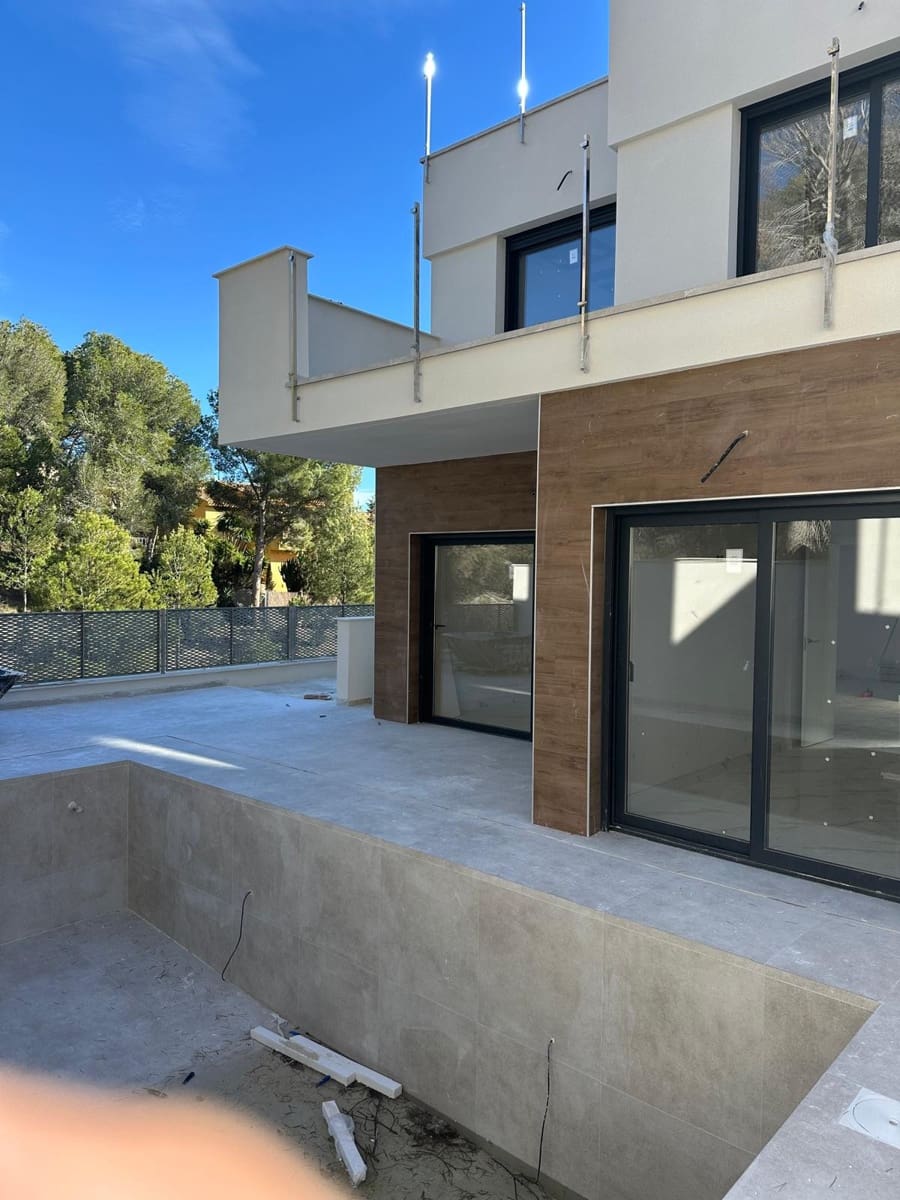 Chalet de 3 habitaciones en La Nucia en venta con piscina - 600.000 € (Ref: 9561641)