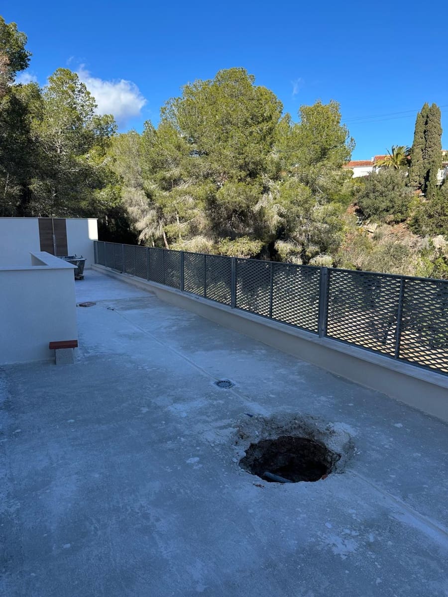 Chalet de 3 habitaciones en La Nucia en venta con piscina - 600.000 € (Ref: 9561641)