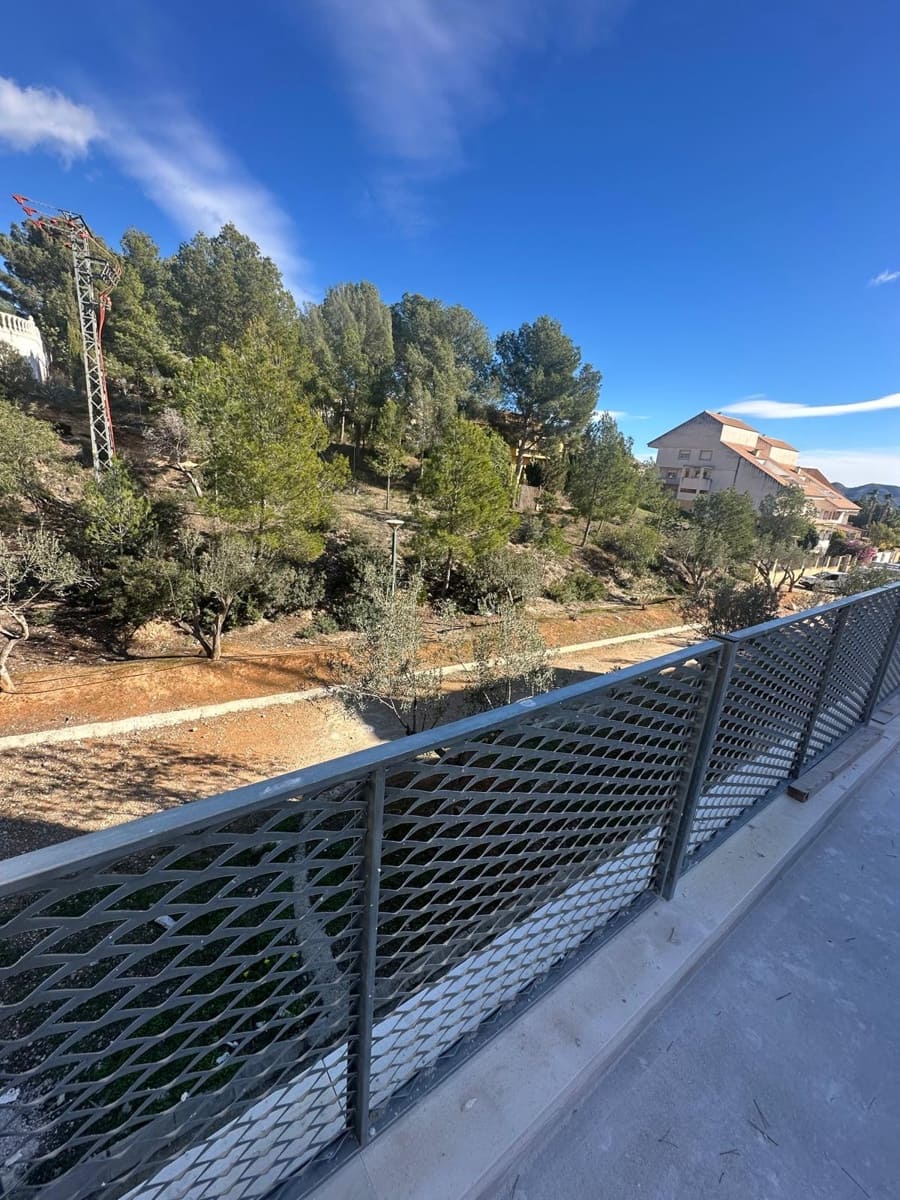 Chalet de 3 habitaciones en La Nucia en venta con piscina - 600.000 € (Ref: 9561641)