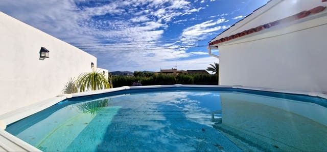 3 bedroom Villa for sale in Casco Urbano, Teulada-Moraira with pool - € 399,000 (Ref: 9561642)