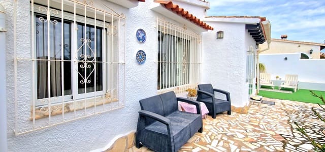 3 bedroom Villa for sale in Casco Urbano, Teulada-Moraira with pool - € 399,000 (Ref: 9561642)