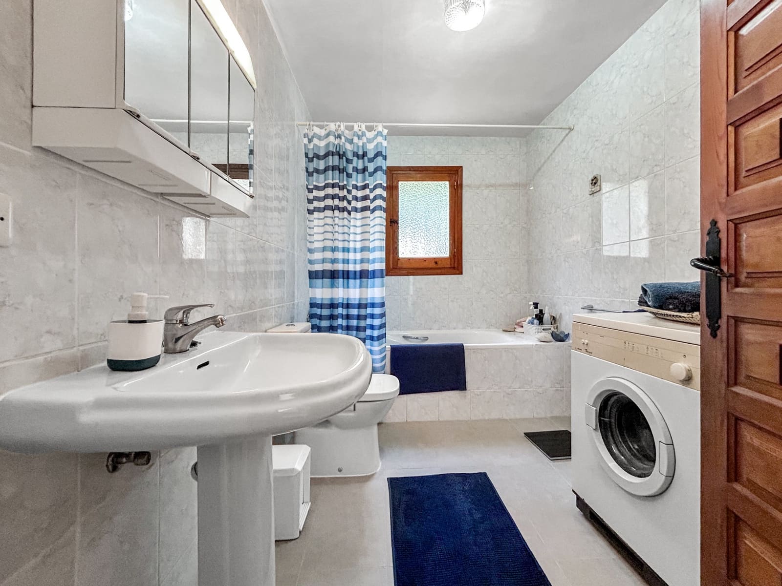 4 soveværelse Villa til salg i Orba med swimmingpool - € 459.000 (Ref: 9561643)