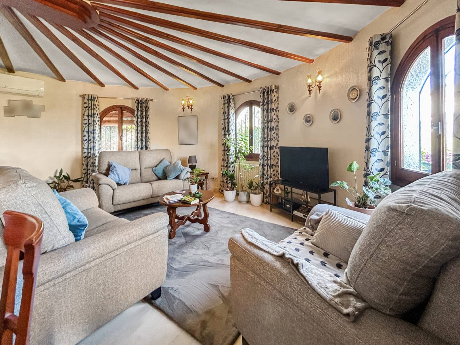 4 soveværelse Villa til salg i Orba med swimmingpool - € 459.000 (Ref: 9561643)