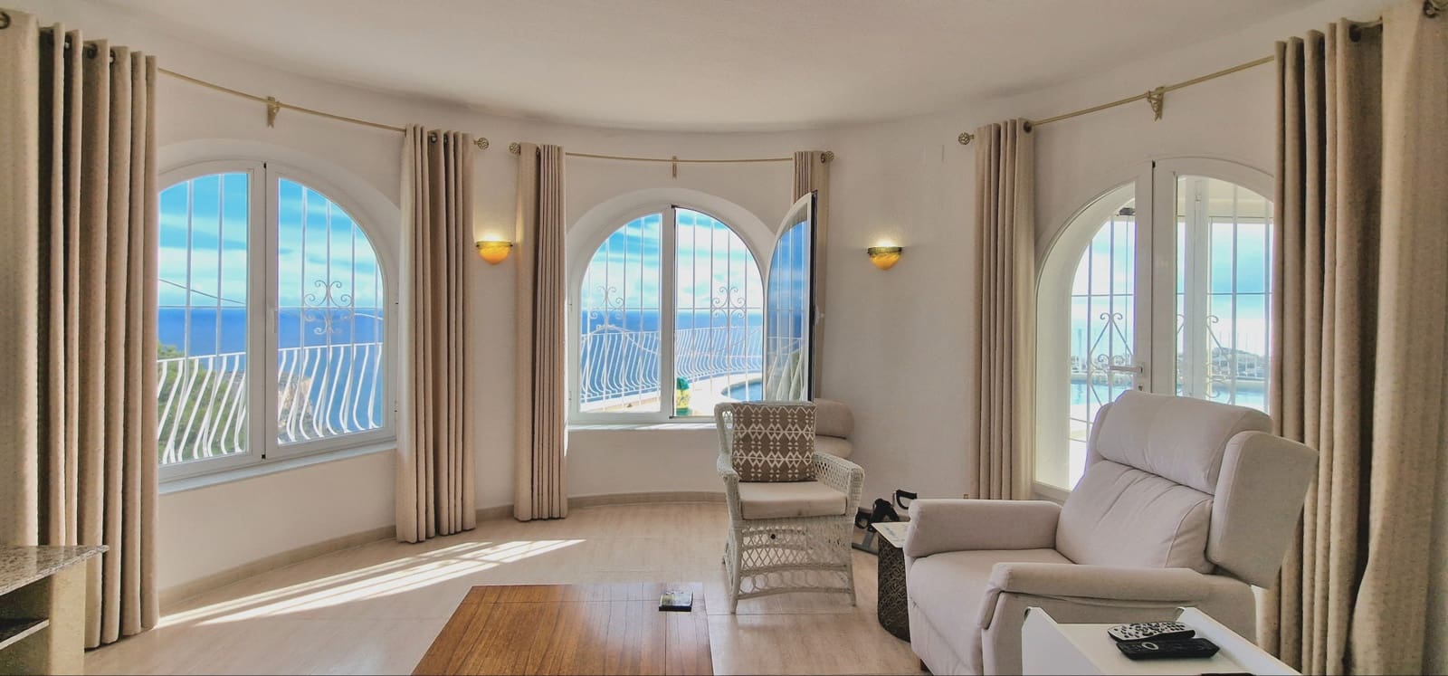 3 soveværelse Villa til salg i Cumbre del Sol med swimmingpool - € 695.000 (Ref: 9568396)