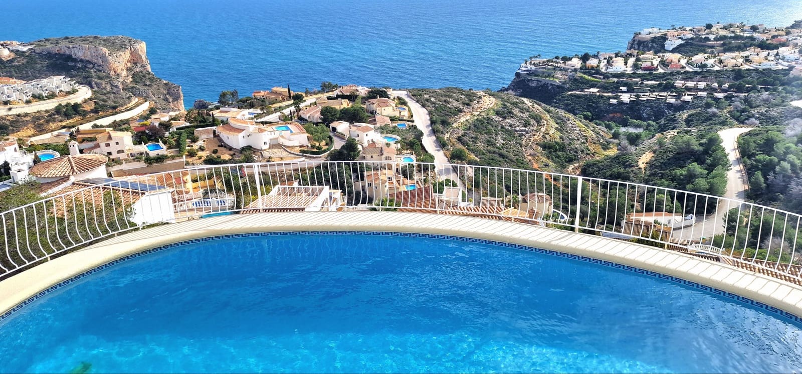 3 soveværelse Villa til salg i Cumbre del Sol med swimmingpool - € 695.000 (Ref: 9568396)