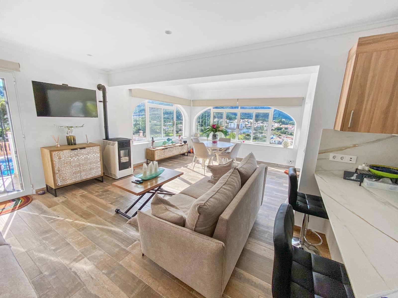 4 bedroom Villa for sale in Orba with pool - € 499,000 (Ref: 9574496)