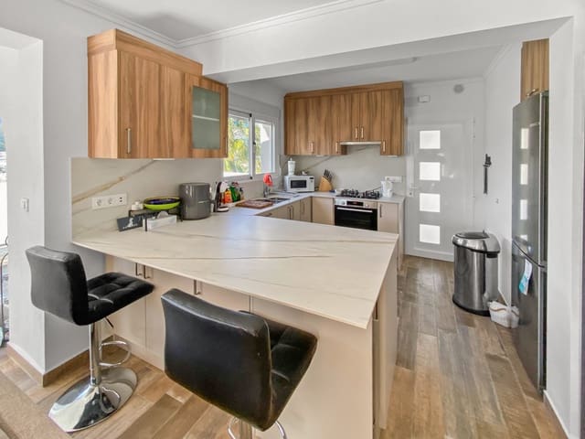 4 soverom Villa til salgs i Orba med svømmebasseng - € 499 000 (Ref: 9574496)