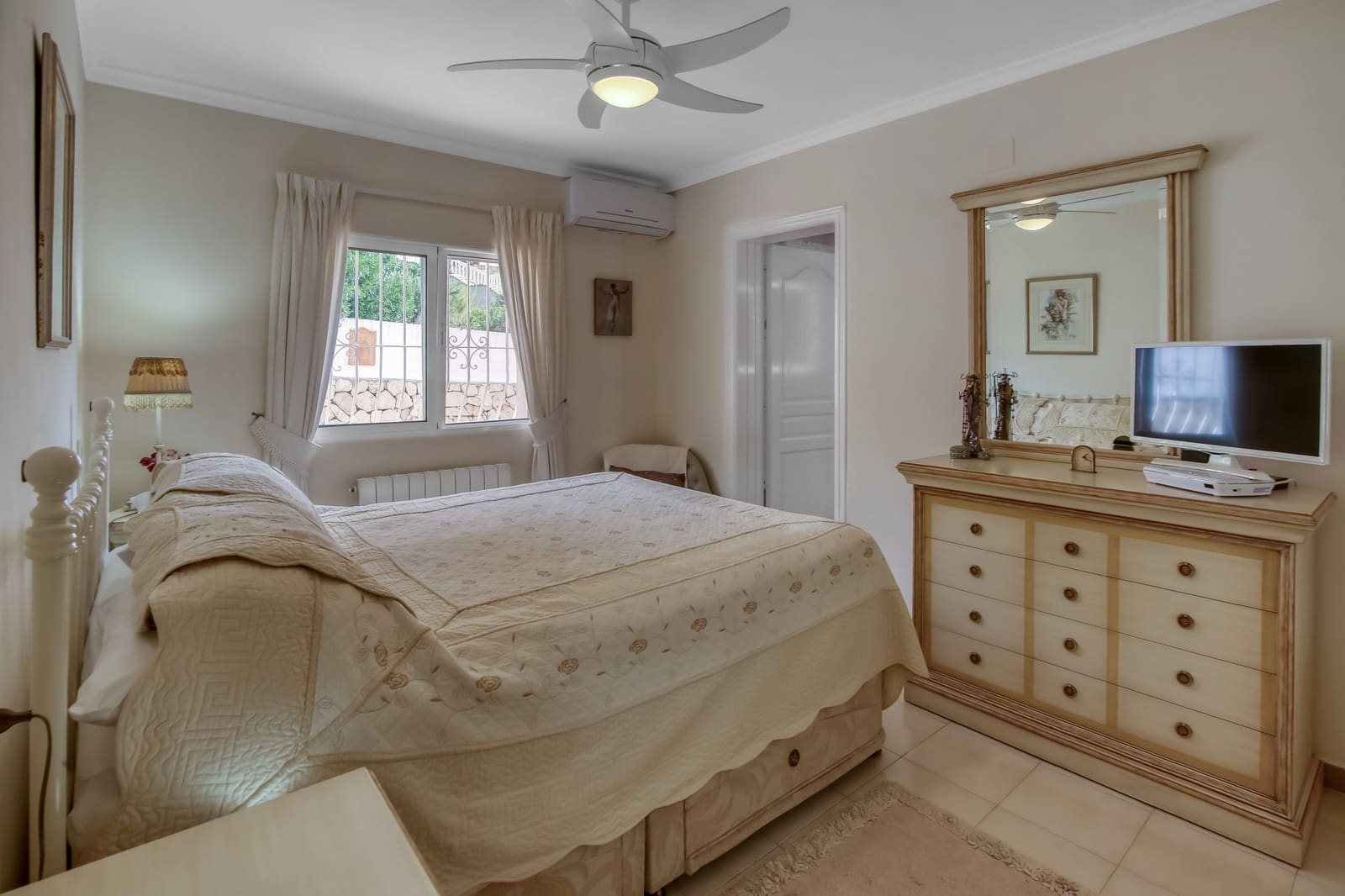 4 sovrum Villa till salu i Moraira med pool - 849 500 € (Ref: 9582674)