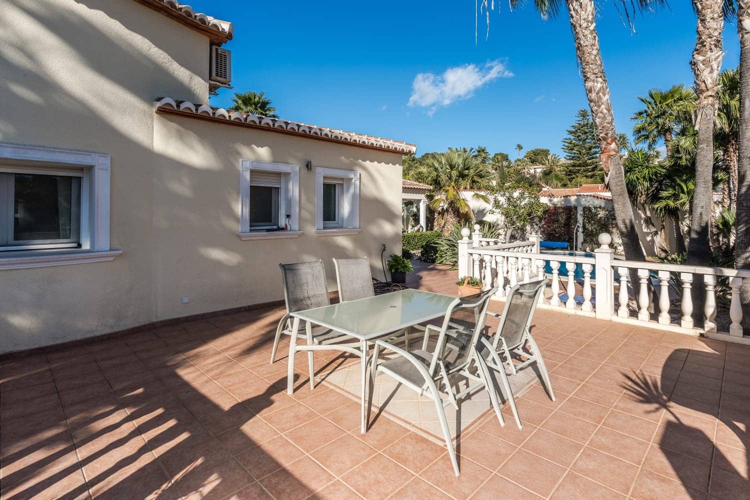 4 soveværelse Villa til salg i Ambolo med swimmingpool - € 750.000 (Ref: 9599445)