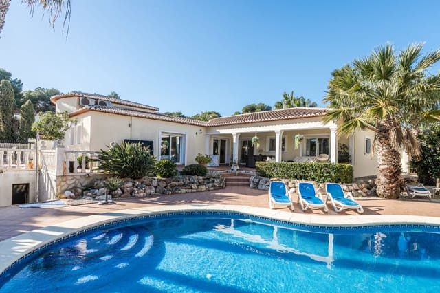 4 soveværelse Villa til salg i Ambolo, Javea / Xàbia med swimmingpool - € 750.000 (Ref: 9599445)