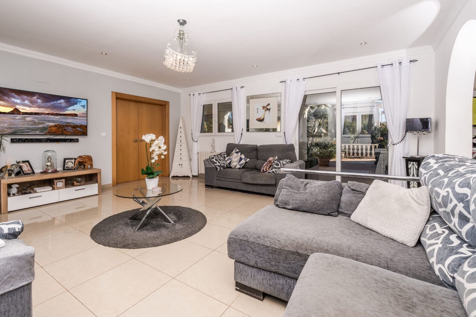 4 soveværelse Villa til salg i Ambolo med swimmingpool - € 750.000 (Ref: 9599445)