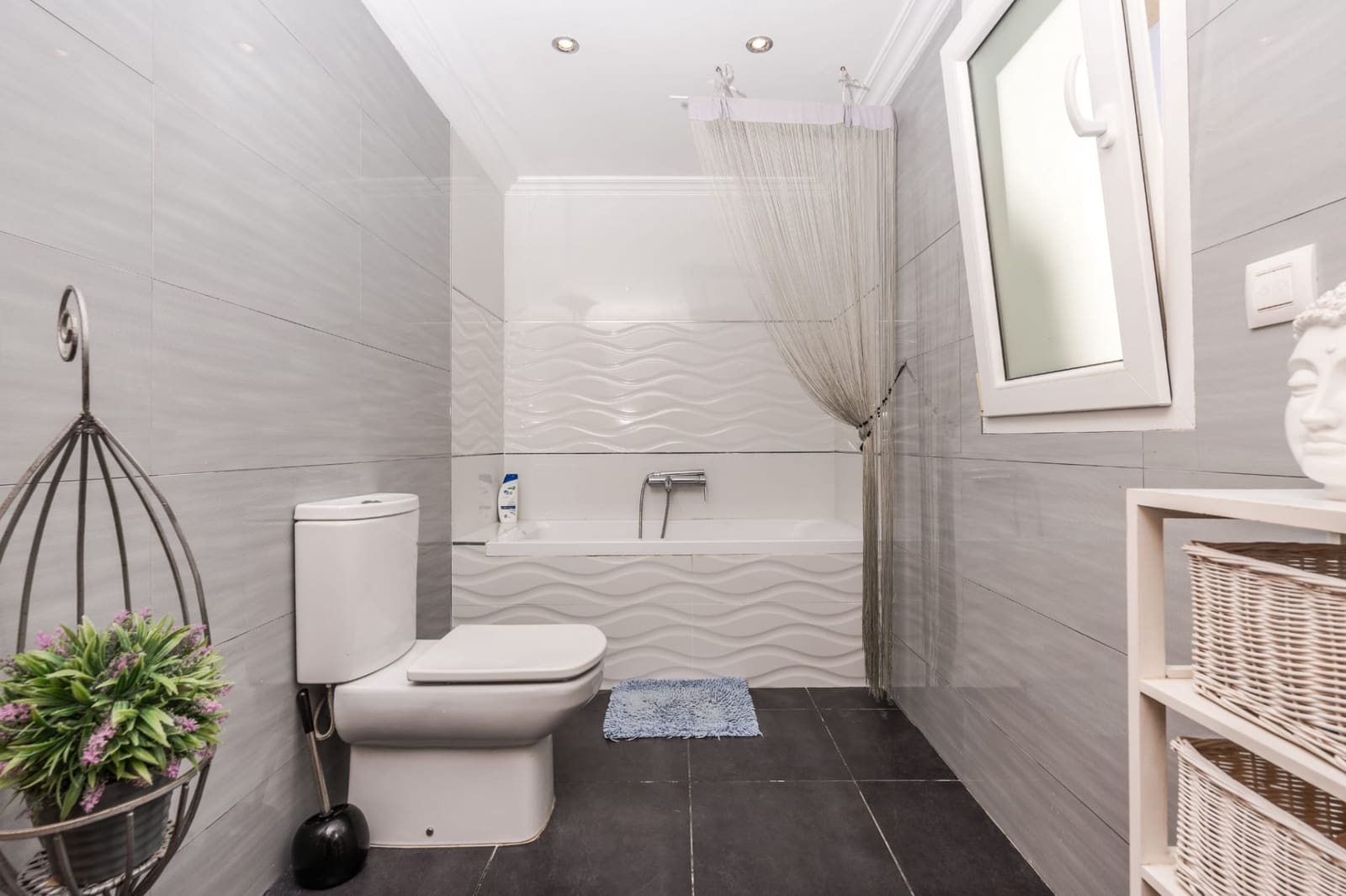 4 soveværelse Villa til salg i Ambolo med swimmingpool - € 750.000 (Ref: 9599445)