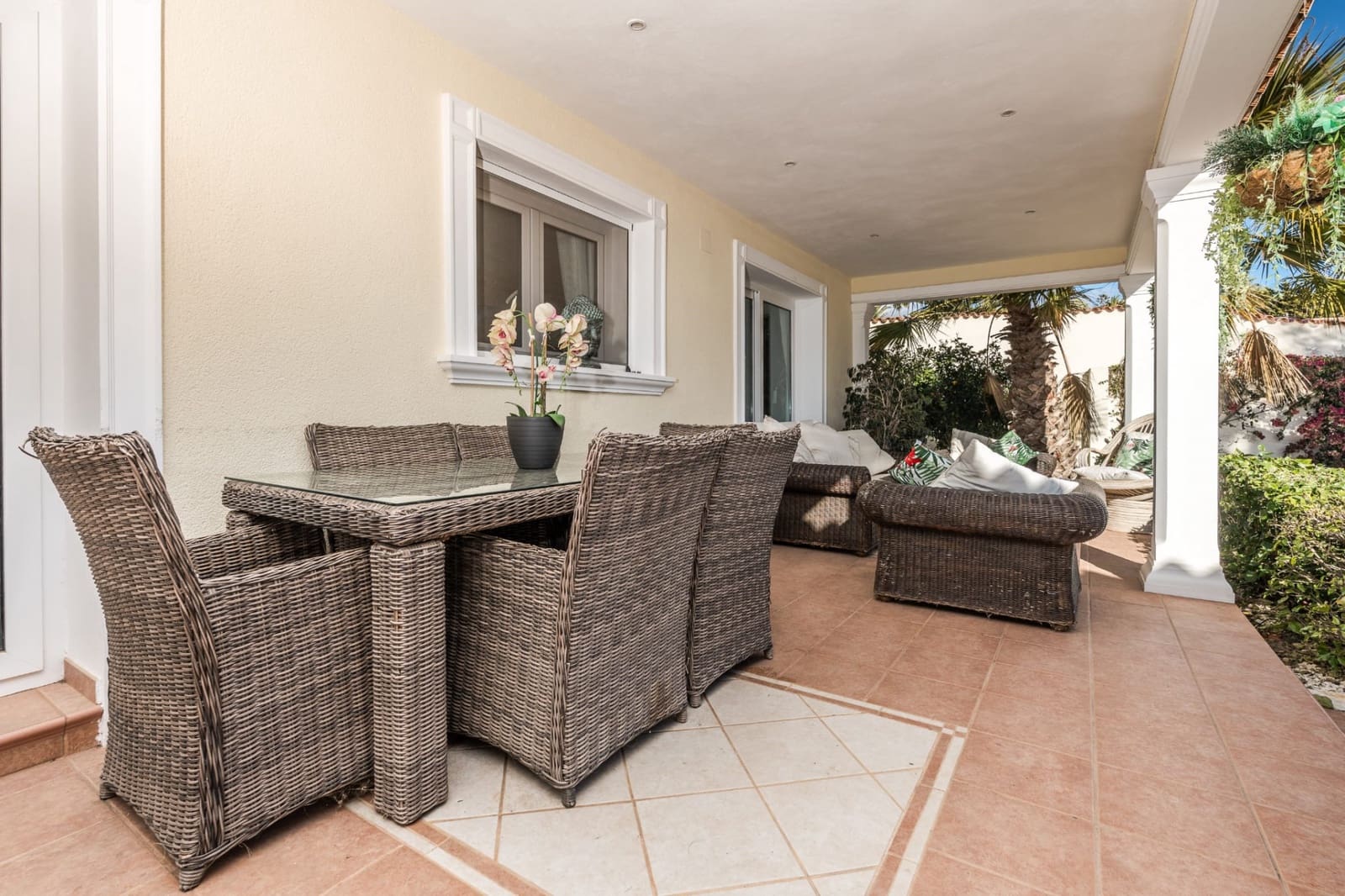 4 soveværelse Villa til salg i Ambolo med swimmingpool - € 750.000 (Ref: 9599445)