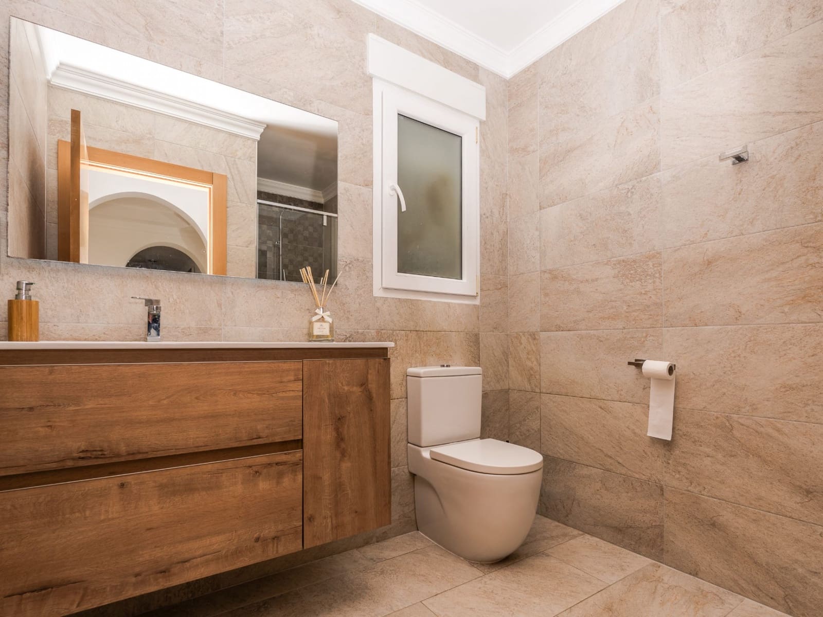 4 soveværelse Villa til salg i Ambolo med swimmingpool - € 750.000 (Ref: 9599445)