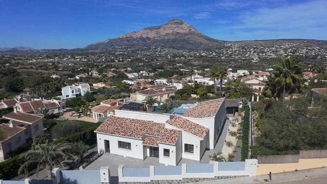 3 sypialnia Willa na sprzedaż w Centro ciudad, Javea / Xàbia z basenem - 1 190 000 € (Ref: 9604902)