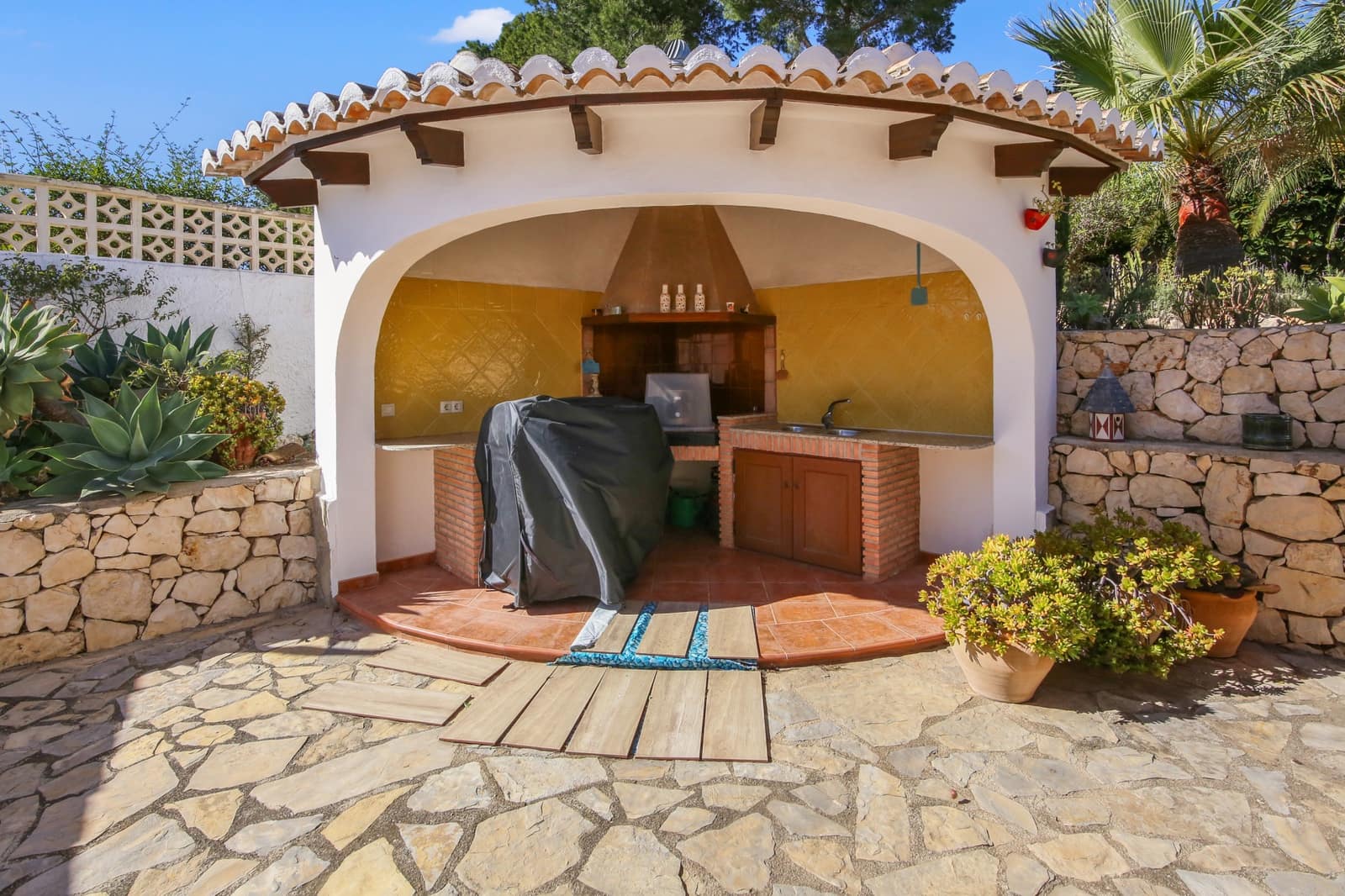 3 slaapkamer Villa te koop in Moraira met zwembad - € 765.000 (Ref: 9604903)