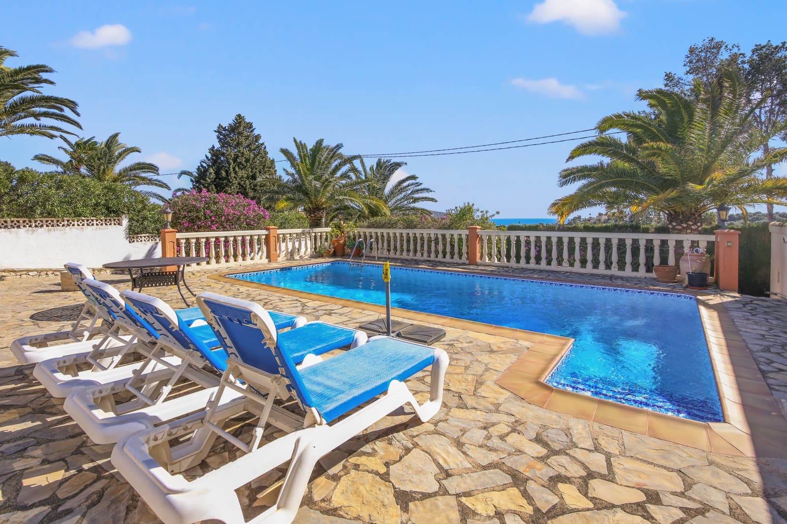 3 slaapkamer Villa te koop in Moraira met zwembad - € 765.000 (Ref: 9604903)