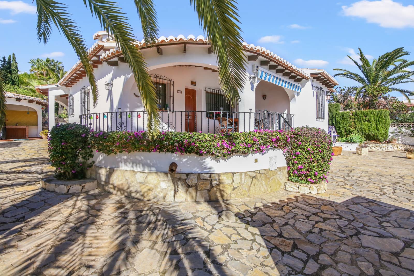 3 slaapkamer Villa te koop in Moraira met zwembad - € 765.000 (Ref: 9604903)
