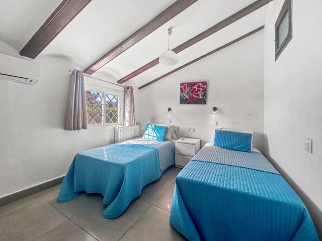 5 quarto Moradia para venda em Centro ciudad, Javea / Xàbia com piscina - 595 000 € (Ref: 9619420)