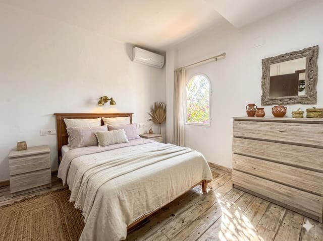 5 soveværelse Villa til salg i Centro ciudad, Javea / Xàbia med swimmingpool - € 595.000 (Ref: 9619420)