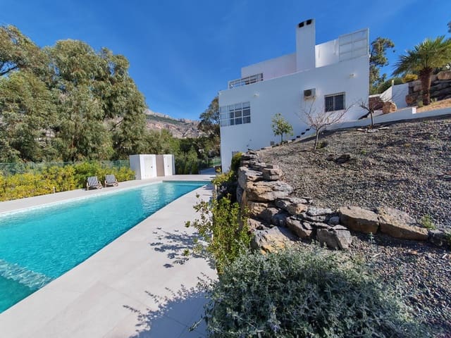 4 bedroom Villa for sale in Altea la Vella, Altea with pool - € 1,295,000 (Ref: 9619422)