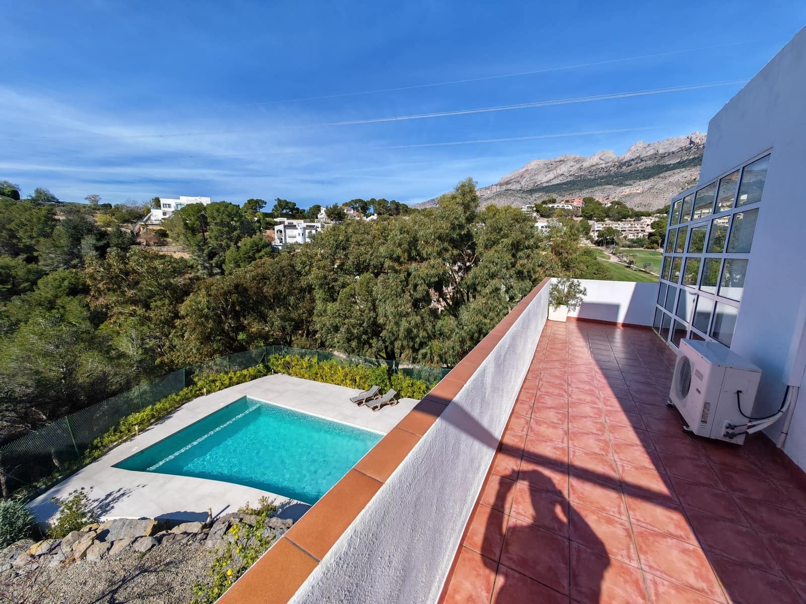 4 bedroom Villa for sale in Altea la Vella with pool - € 1,295,000 (Ref: 9619422)