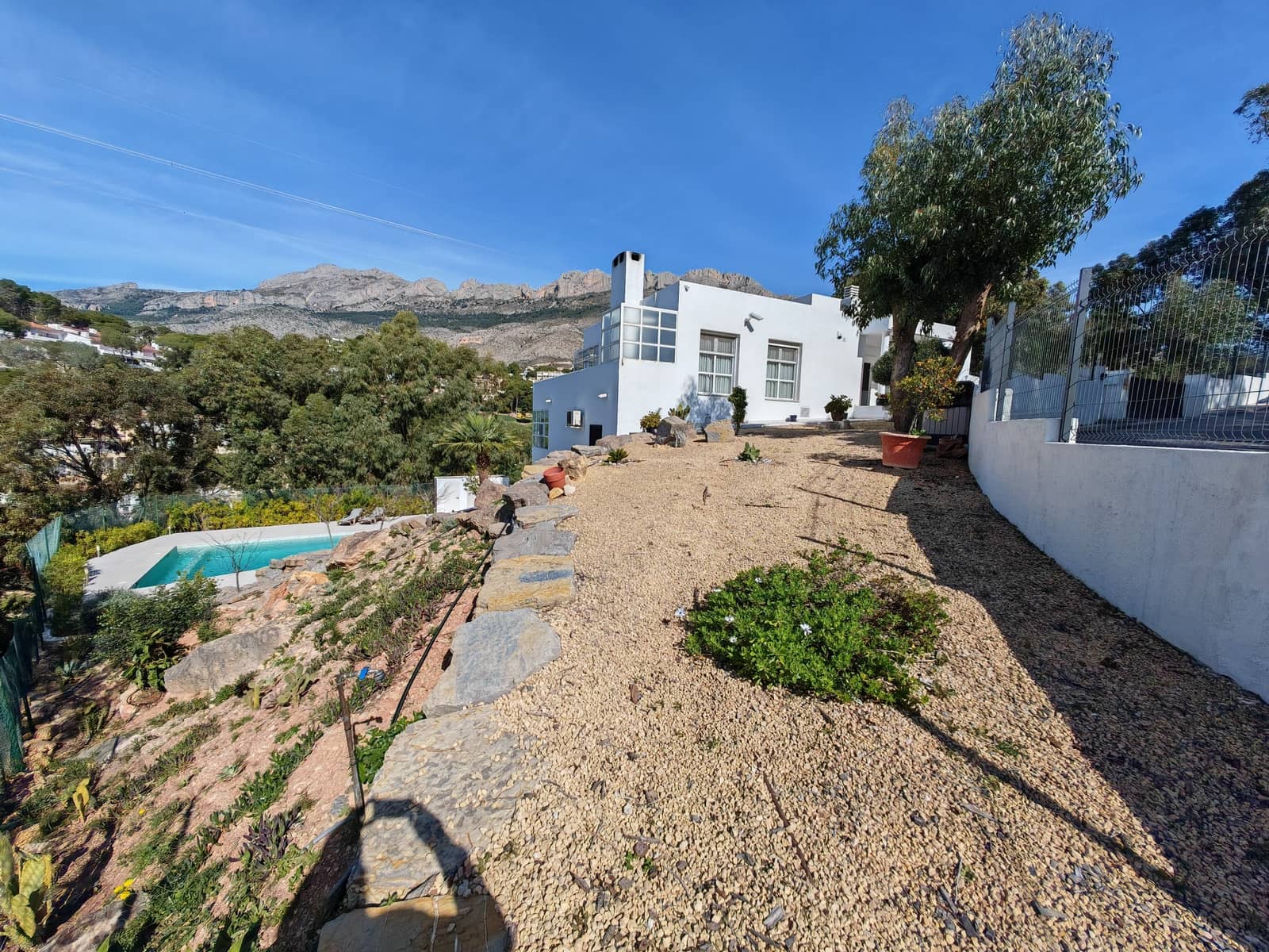 4 bedroom Villa for sale in Altea la Vella with pool - € 1,295,000 (Ref: 9619422)