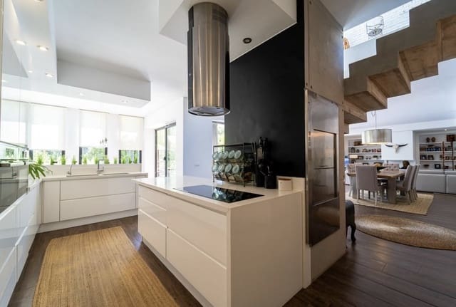 4 sypialnia Willa na sprzedaż w Centro Urbano, Dénia z basenem - 1 370 000 € (Ref: 9630152)