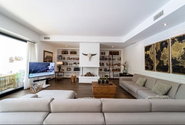 4 sypialnia Willa na sprzedaż w Centro Urbano, Dénia z basenem - 1 370 000 € (Ref: 9630152)