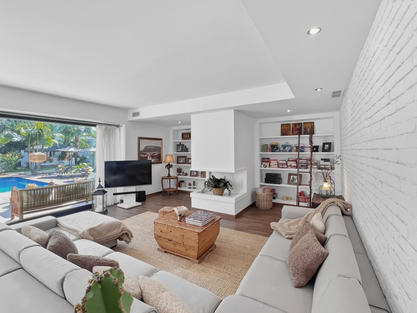 4 slaapkamer Villa te koop in Denia met zwembad - € 1.370.000 (Ref: 9630152)