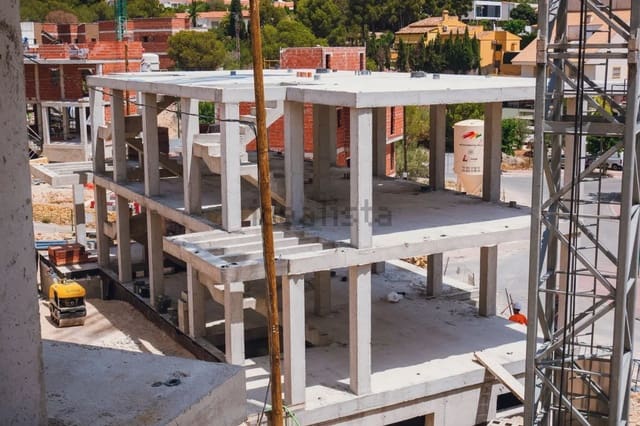 3 soverom Kjedet enebolig til salgs i La Nucia Pueblo  , La Nucia med svømmebasseng - € 594 000 (Ref: 9637440)