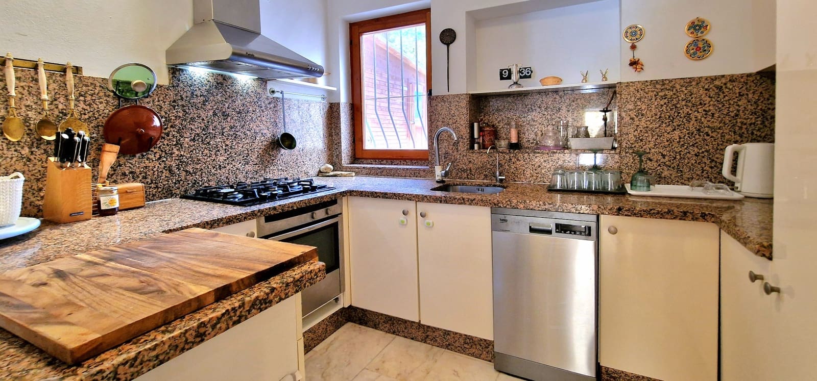 4 makuuhuone Huvila myytävänä paikassa Benissa mukana uima-altaan - 730 000 € (Ref: 9637442)